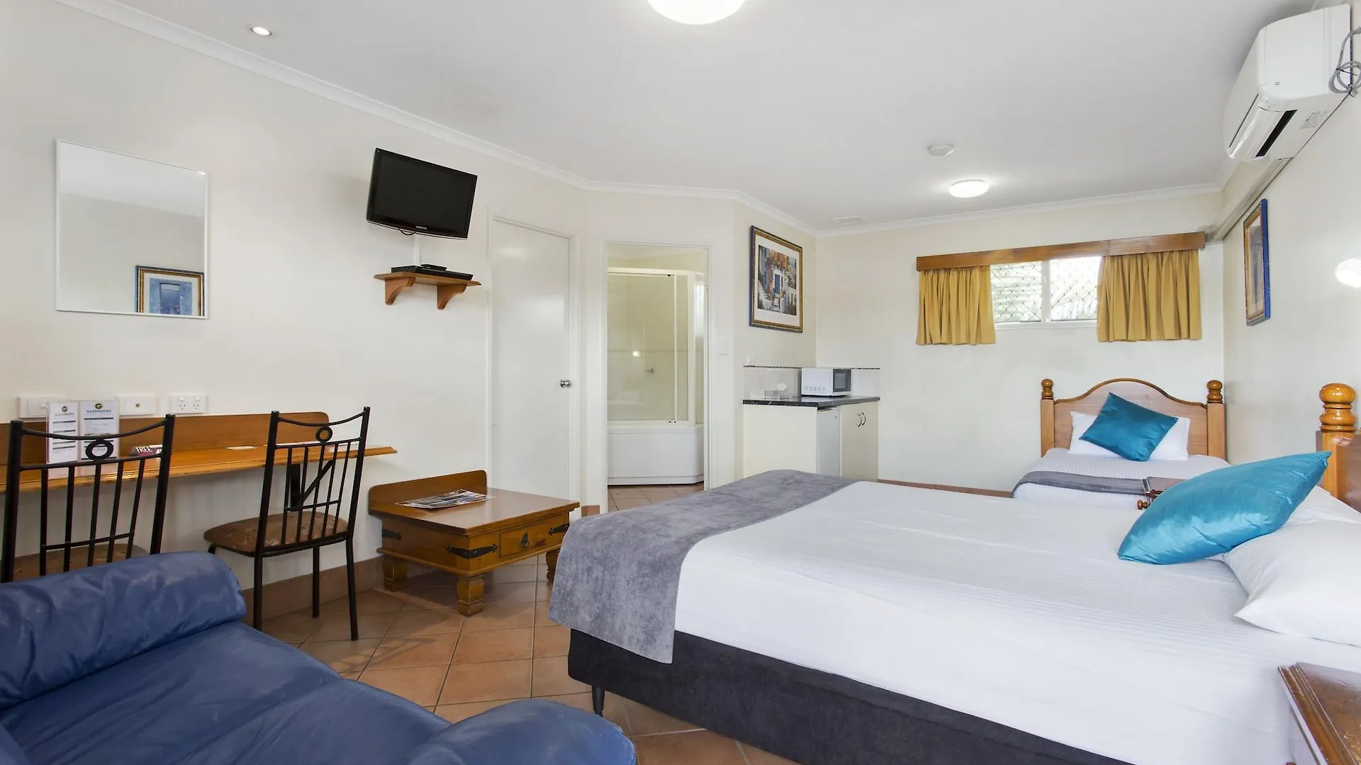 *** Hotel Glenmore Tavern Rockhampton Australia